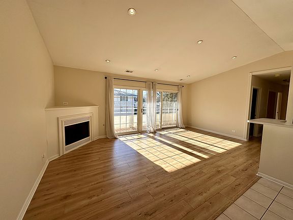 5th image of 10832 S 76th Ave Unit 2-3
