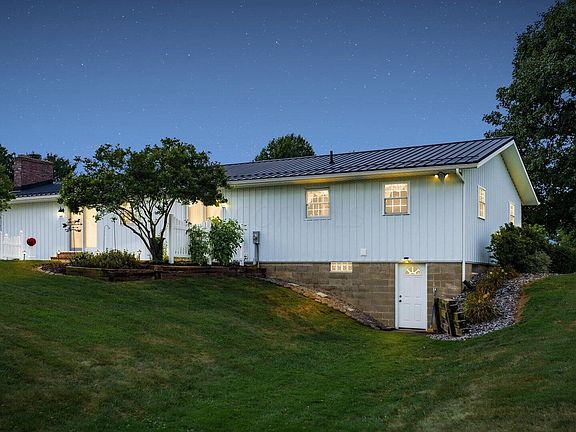 3rd image of 3005 Palmer Dr