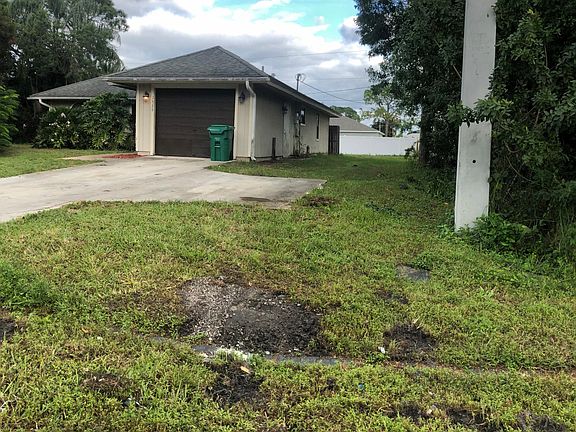 2nd image of 1329 SE Floresta Dr