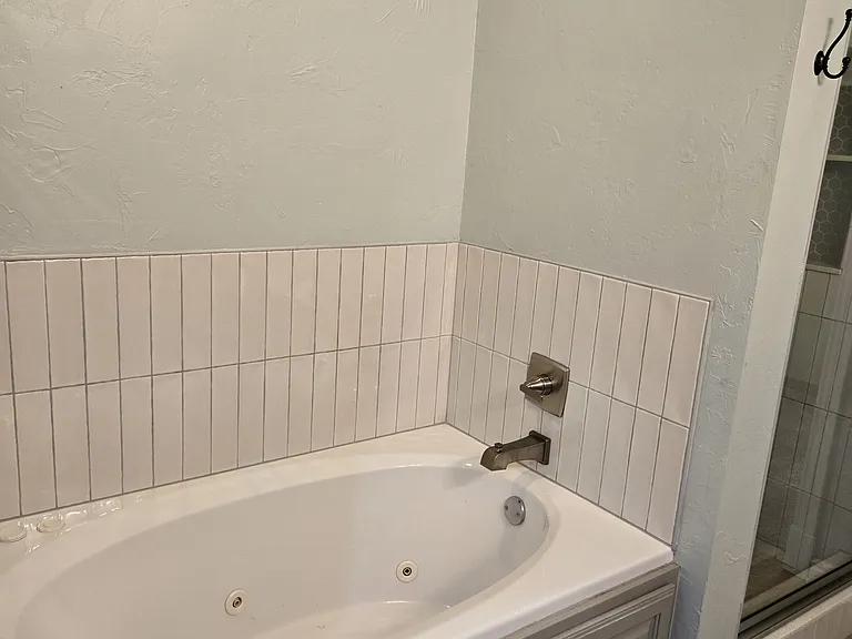 425 Chisholm Crk — Photo 13
