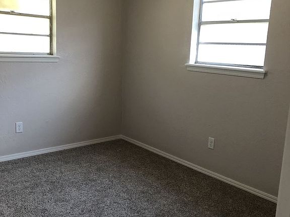 4th image of 301 Kimberly Ln