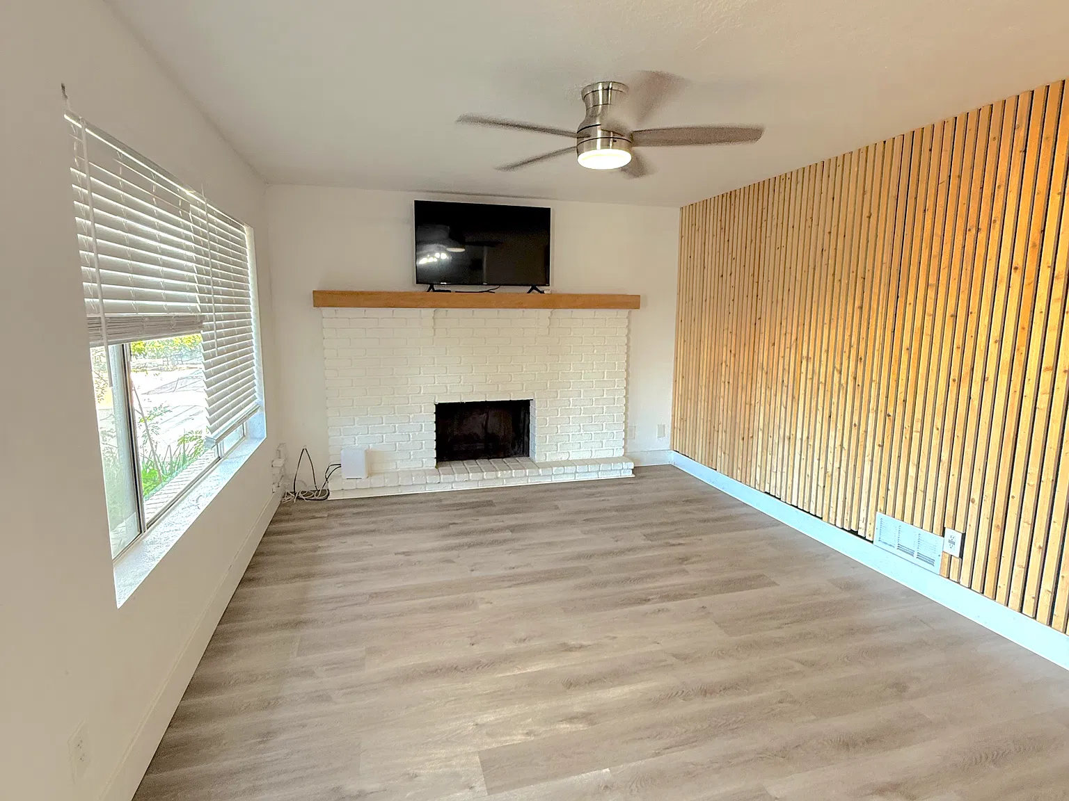 3 bed, 1252 sqft, $1,950 — Photo 1