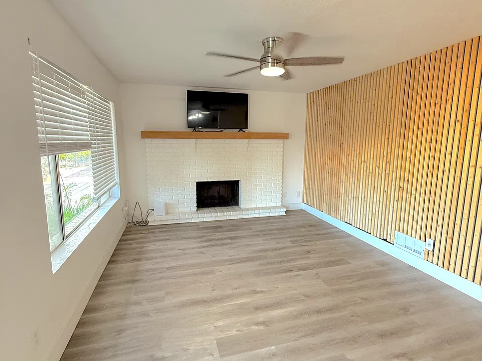 627 W Enid Ave