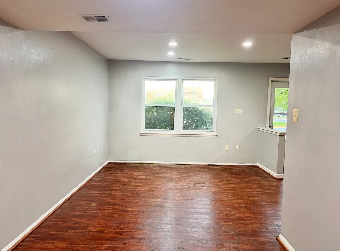 3 bed, 1.5 bath, 1200 sqft, $1,900 — Photo 4