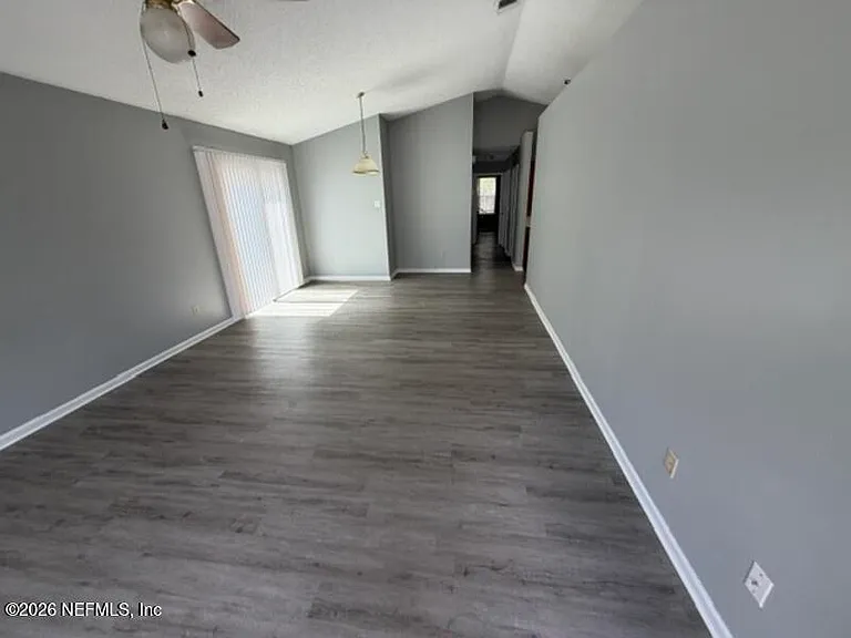 5061 Knightsbridge Cir N #0 — Photo 13