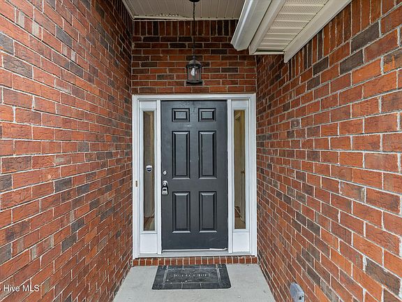3rd image of 546 Jackson St