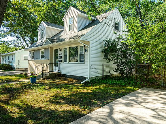 2nd image of 1450 Wesley Ave