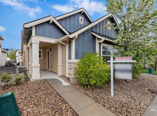 1043 W Parkstone St, Meridian, ID 83646