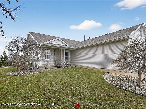 2nd image of 912 Randy Ln