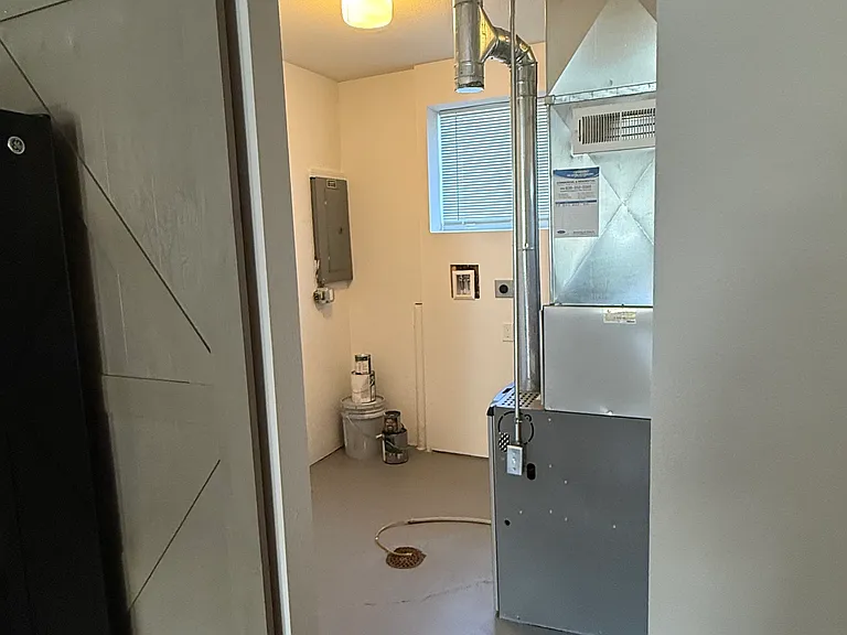 3175 Ivanhoe Ave — Photo 17