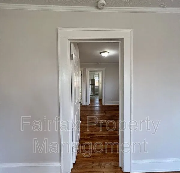 102 W Summit Ave #B — Photo 7