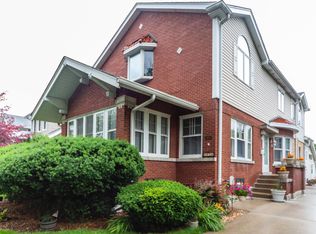6915 N Osceola Ave, Chicago, IL