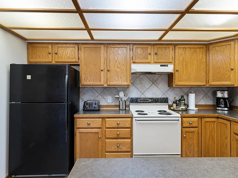 1711 W Koch St — Photo 18