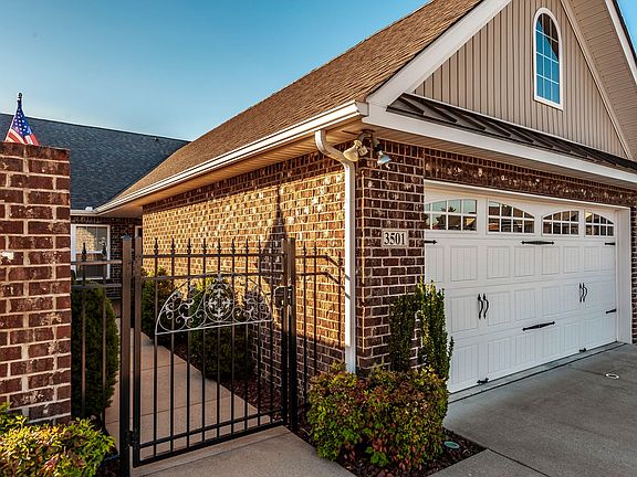 4th image of 395 Devon Chase Hl Unit 3501