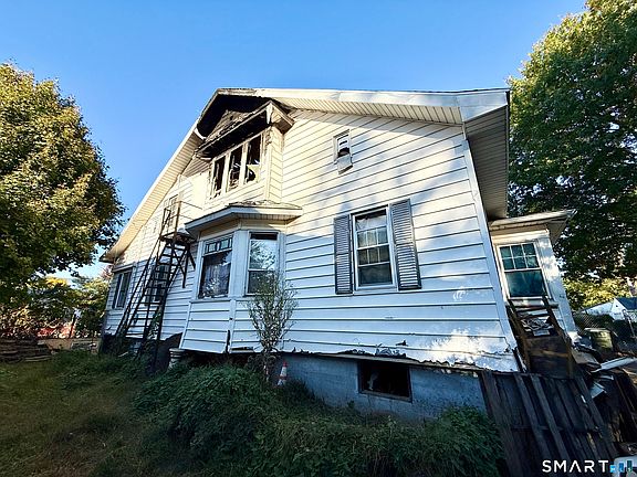 4th image of 9 Whiting Road