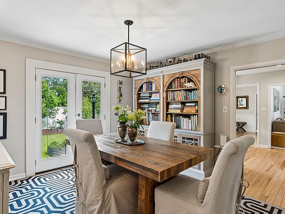 5th image of 209 Cynthia Ln