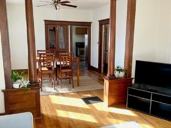 4th image of 6913 Ballard Ave