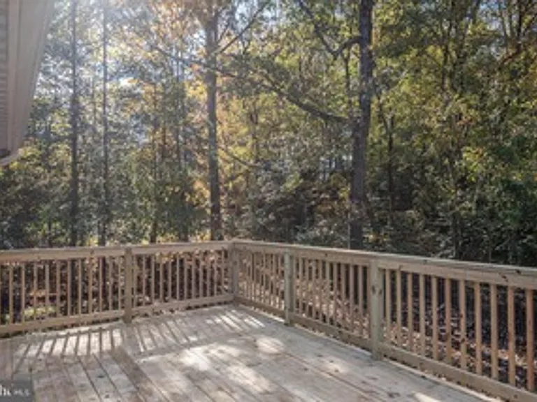 1013 Eastern View Dr — Photo 4