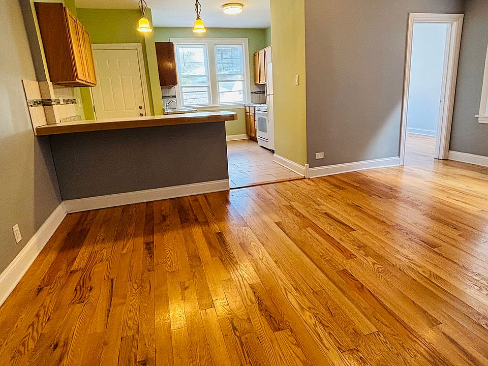 1st image of 3411 N Milwaukee Ave #2R