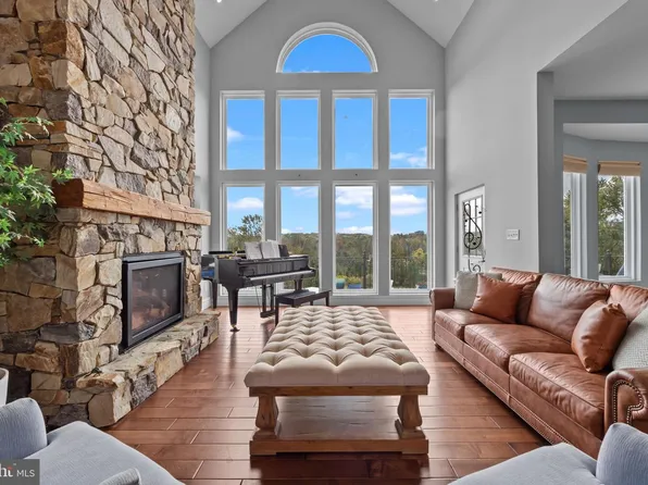 274 Pineville Rd, Newtown, PA 18940