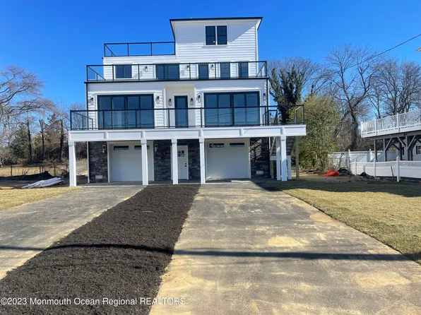 14 Benton Avenue, Leonardo, NJ 07737