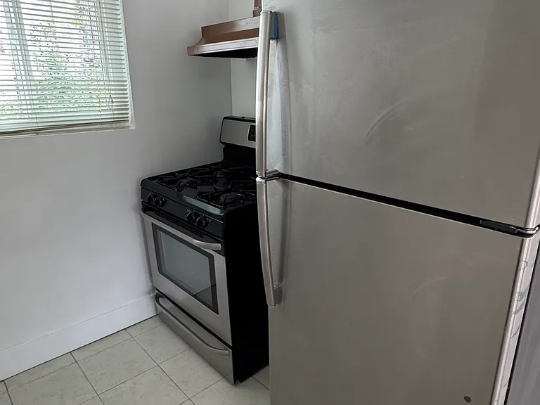 2484 Mohawk St #2 — Photo 9