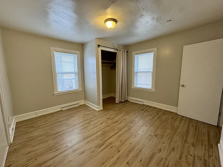 134-138 E Spencer St — Photo 11