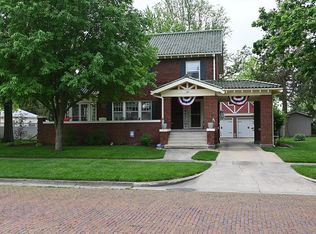 107 E Scott St, Tuscola, IL 61953