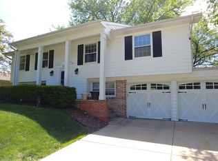 451 Arbor Gate Ln, Buffalo Grove, IL 60089