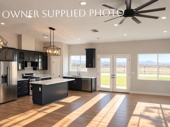 1081 Crestview Dr, Brawley, CA 92227