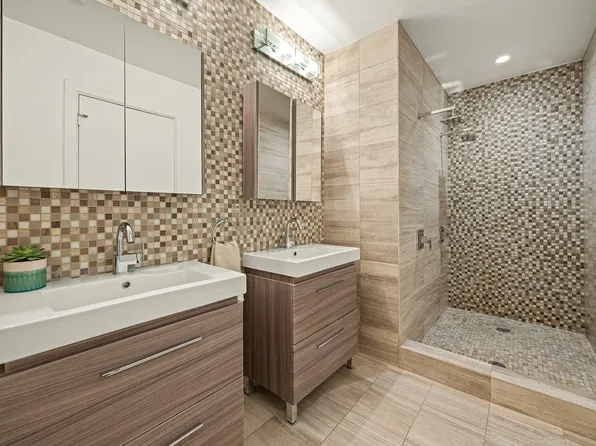 531 Vanderbilt Avenue image 13 of 21