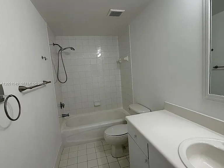 50 Menores Ave #518 — Photo 15