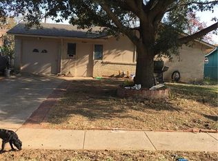 2106 Red Oak Dr, Irving, TX 75060
