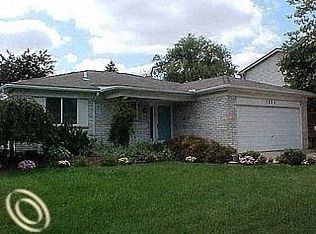 1890 Crimson Dr, Troy, MI 48083