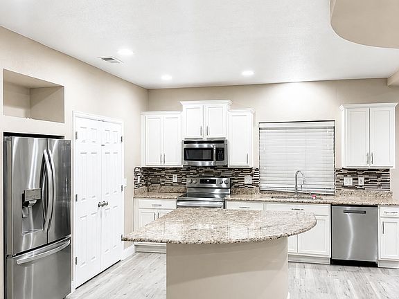 4th image of 4475 Walden Ct