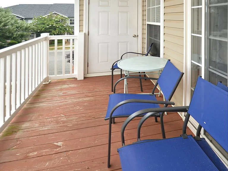 205 Capital St #201 — Photo 11