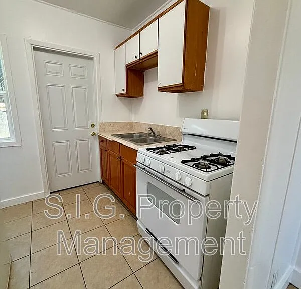 10156 1/4 Helendale Ave — Photo 7