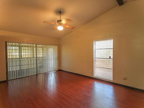 5th image of 10420 Rosemount Dr