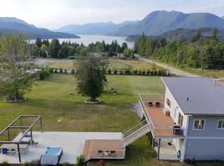 6315 Rimrock Rd, Sechelt, BC V7Z 0L1