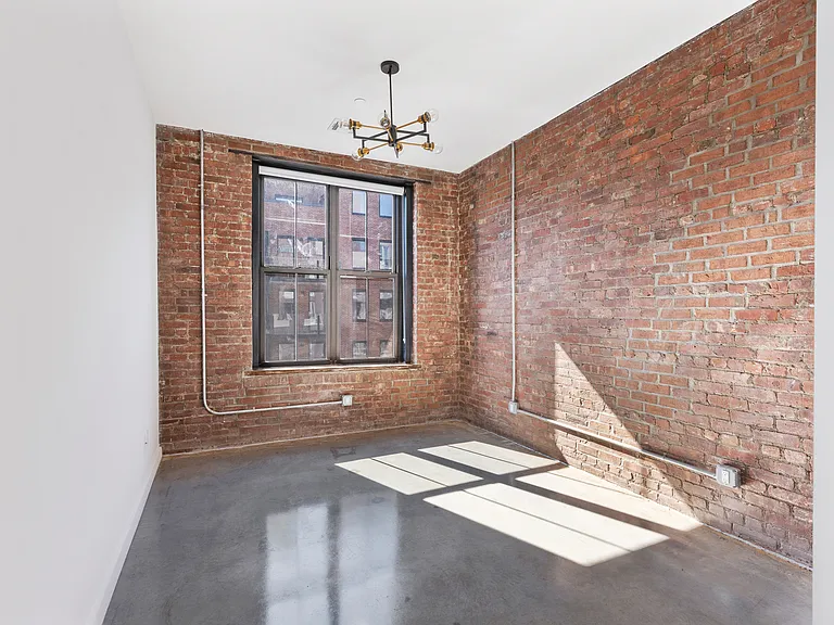 38 Roebling St #2C — Photo 4