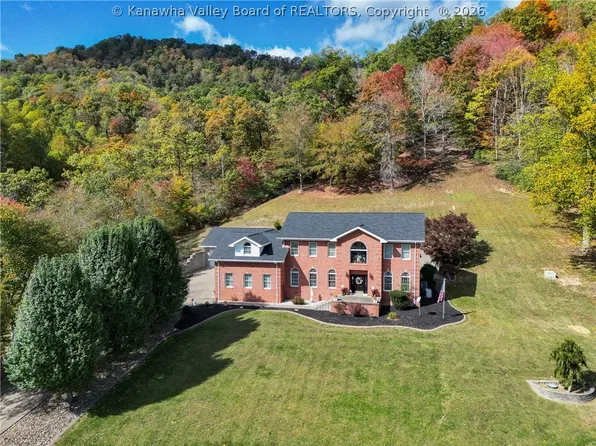 35 Oakridge Estates Rd, Danville, WV 25053
