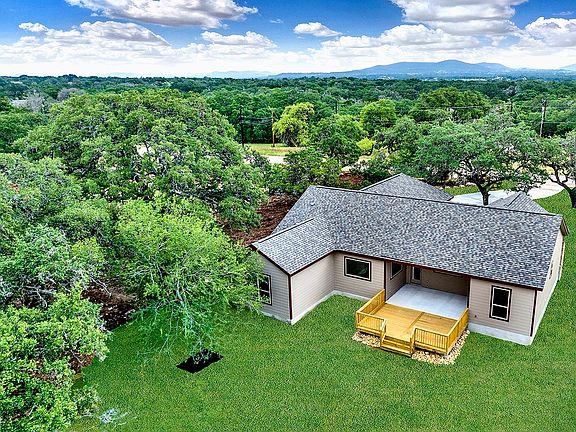4th image of 242 Saddle Horn Dr