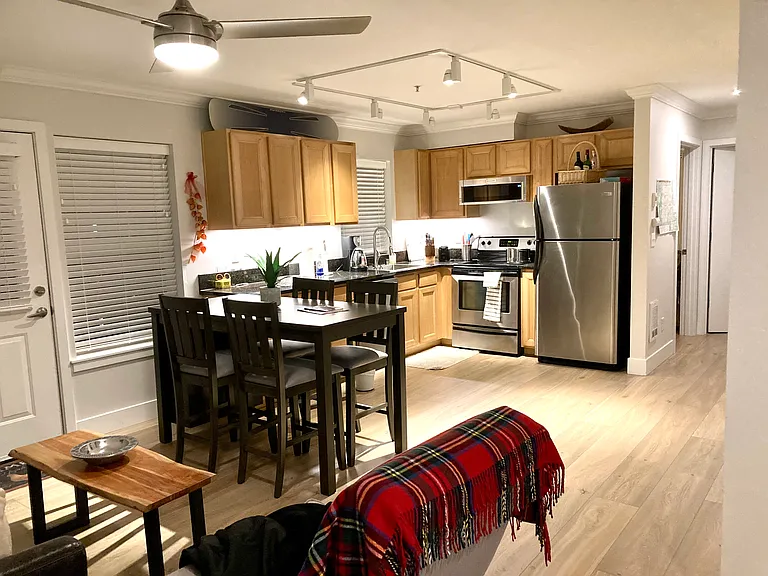 1001 N State St #306 — Photo 5