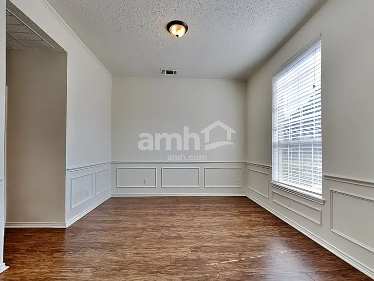 601 Ridgemont Dr — Photo 7