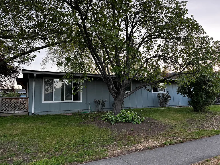 925 Olympic Ave — Photo 2
