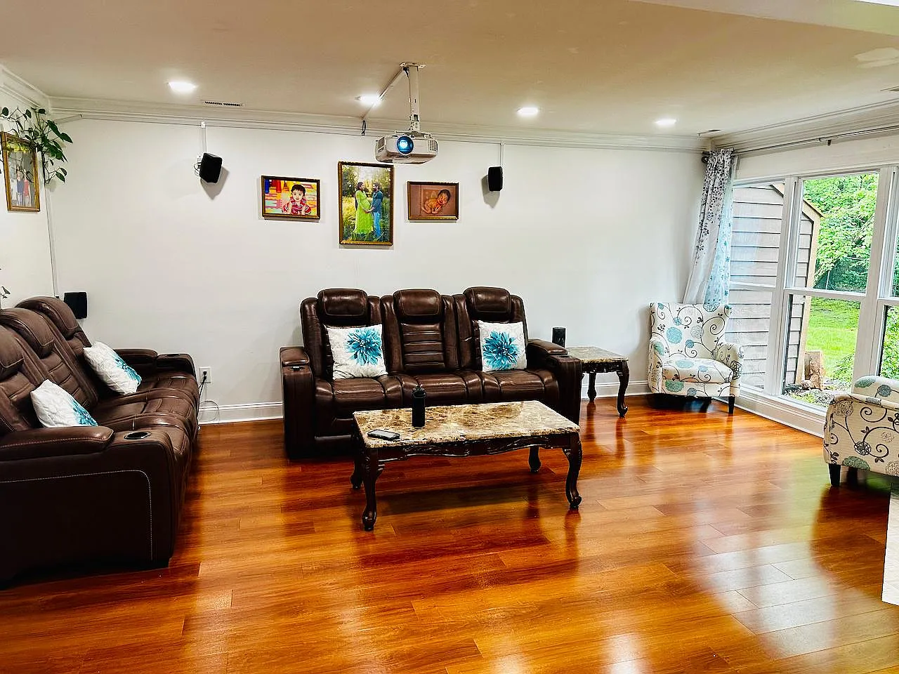 3 bed, 2.5 bath, 2066 sqft, $3,650 — Photo 1