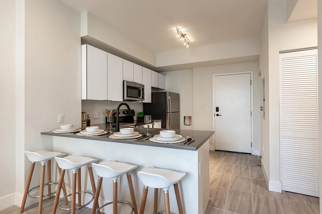2 bed, 1100 sqft, $2,359 — Photo 1