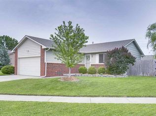 1810 N McRae Dr, Goddard, KS 67052