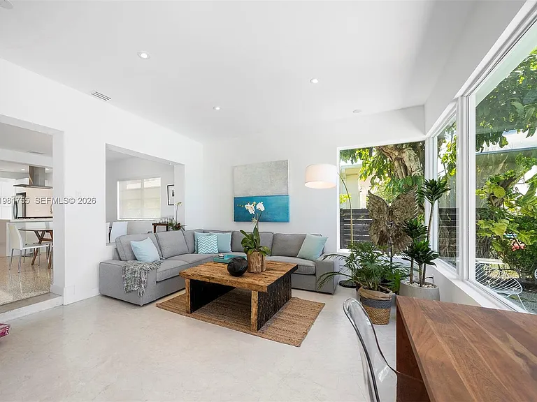 365 N Shore Dr — Photo 8