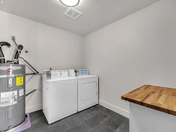 2nd image of 2119 C St APT 1